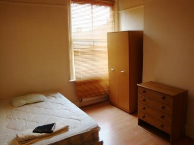 			6 Month Let Only, 2 Bedroom, 1 bath, 1 reception Flat			 Donaldson Road, QUEENS PARK
